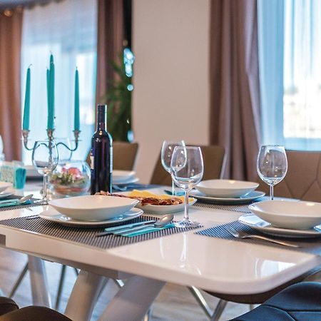 Beautiful Home In Sibenik With Kitchen מראה חיצוני תמונה