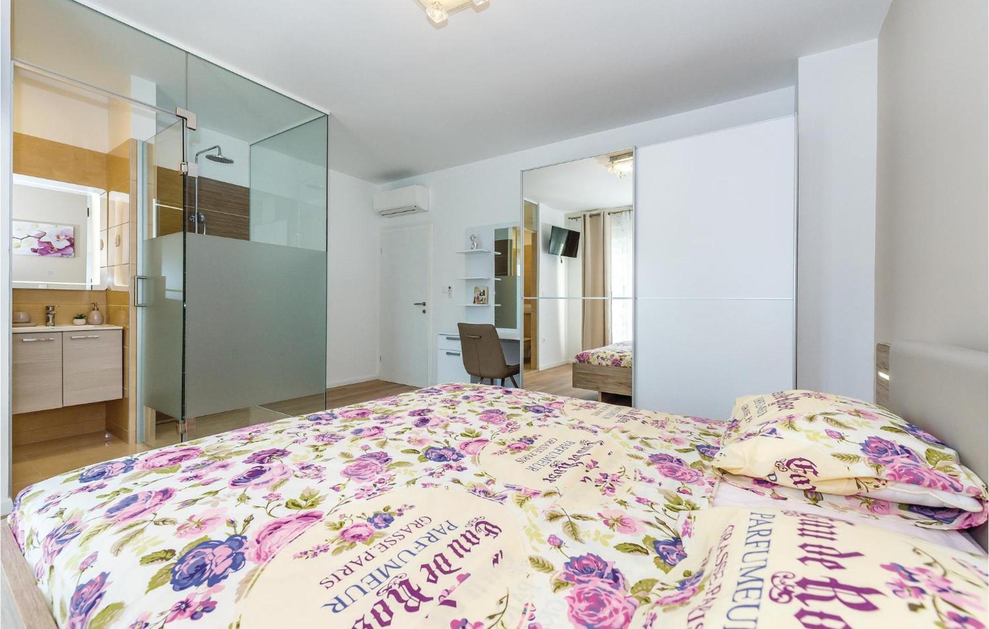 Beautiful Home In Sibenik With Kitchen מראה חיצוני תמונה