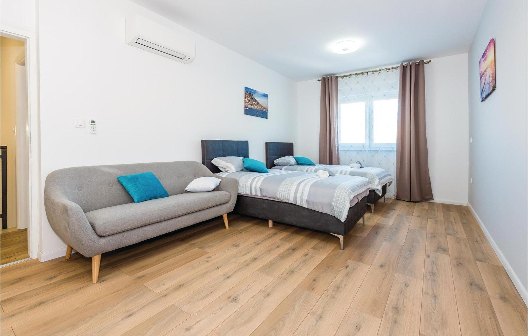 Beautiful Home In Sibenik With Kitchen מראה חיצוני תמונה
